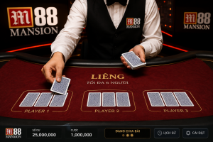 Người chia bài đang phát 3 lá bài